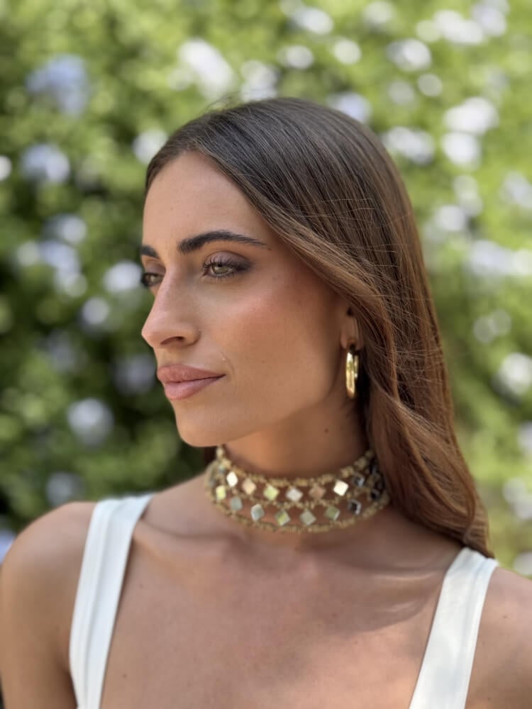 Choker Blanco Con Detalles Metálicos